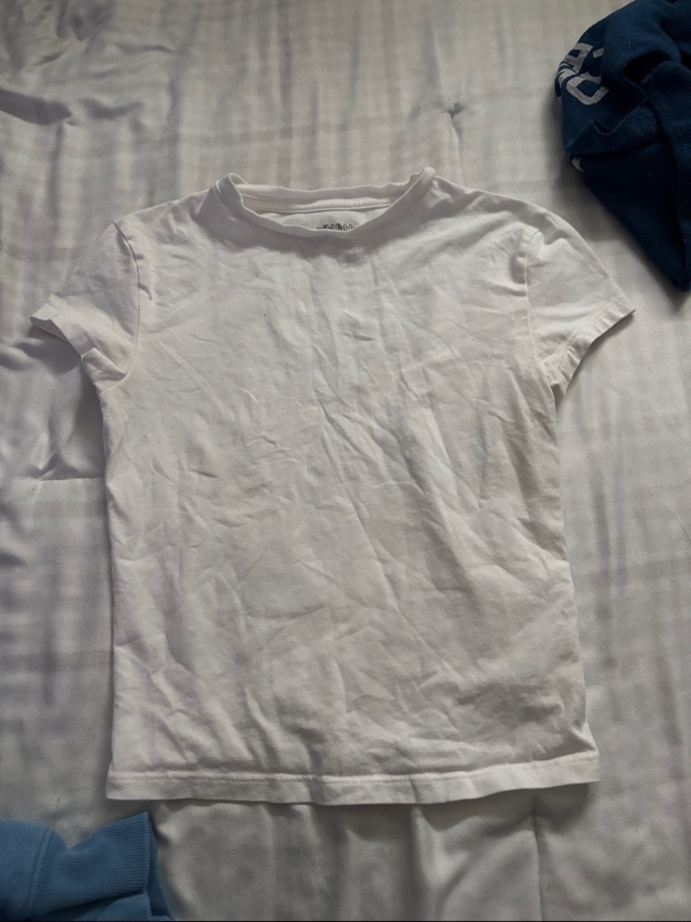 White wild fable tee shirt